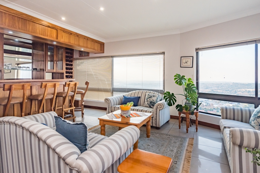 6 Bedroom Property for Sale in Constantia Kloof Gauteng