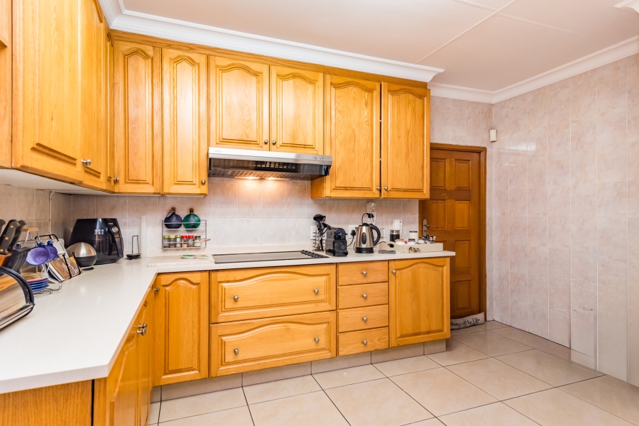 6 Bedroom Property for Sale in Constantia Kloof Gauteng