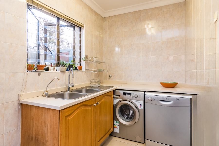 6 Bedroom Property for Sale in Constantia Kloof Gauteng