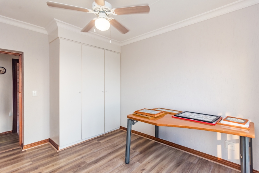 6 Bedroom Property for Sale in Constantia Kloof Gauteng