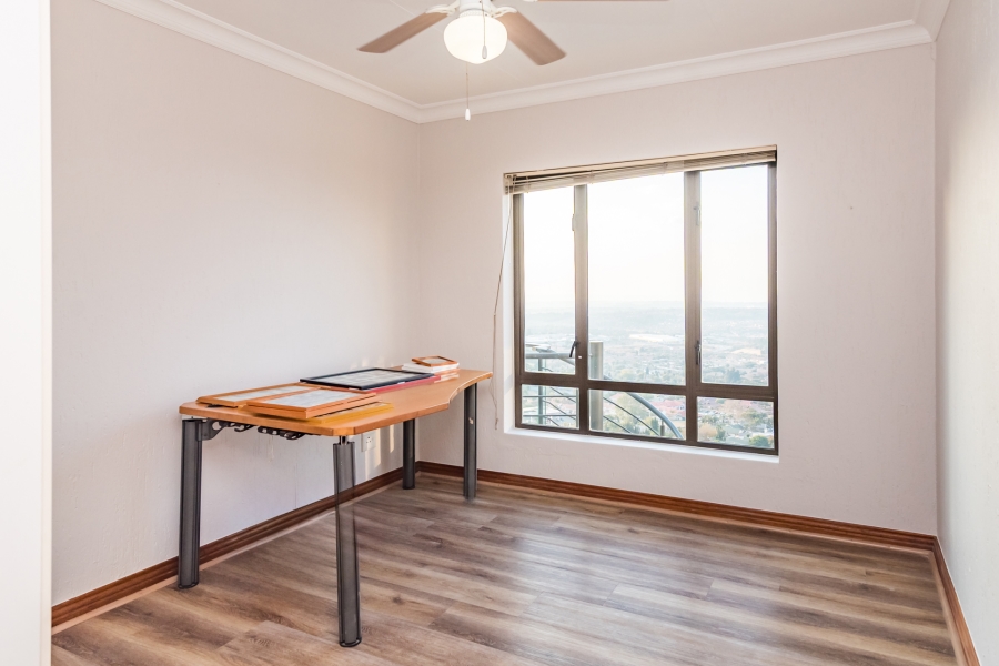 6 Bedroom Property for Sale in Constantia Kloof Gauteng