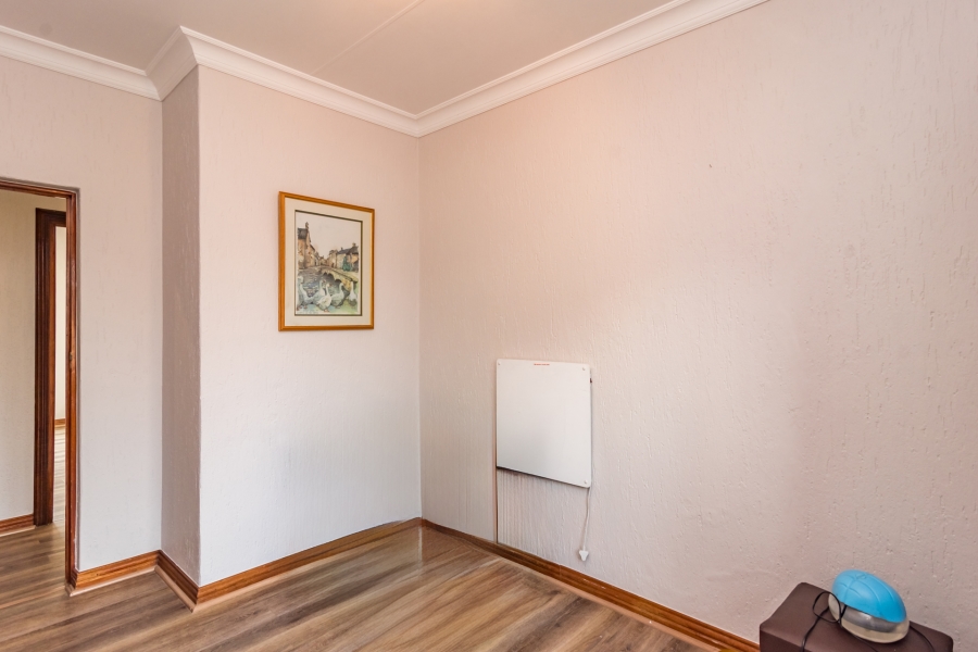 6 Bedroom Property for Sale in Constantia Kloof Gauteng