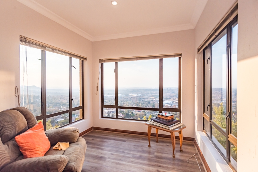 6 Bedroom Property for Sale in Constantia Kloof Gauteng