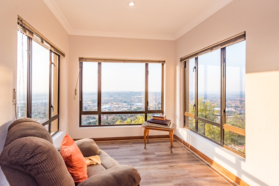 6 Bedroom Property for Sale in Constantia Kloof Gauteng