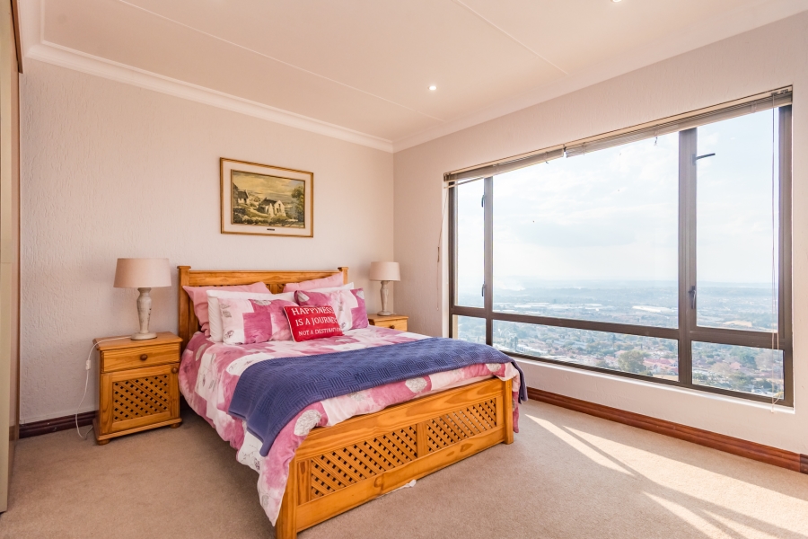 6 Bedroom Property for Sale in Constantia Kloof Gauteng
