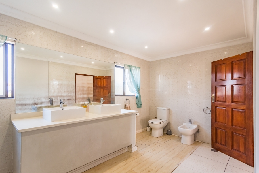 6 Bedroom Property for Sale in Constantia Kloof Gauteng