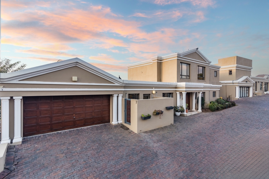 6 Bedroom Property for Sale in Constantia Kloof Gauteng
