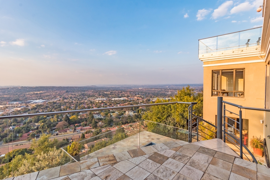 6 Bedroom Property for Sale in Constantia Kloof Gauteng