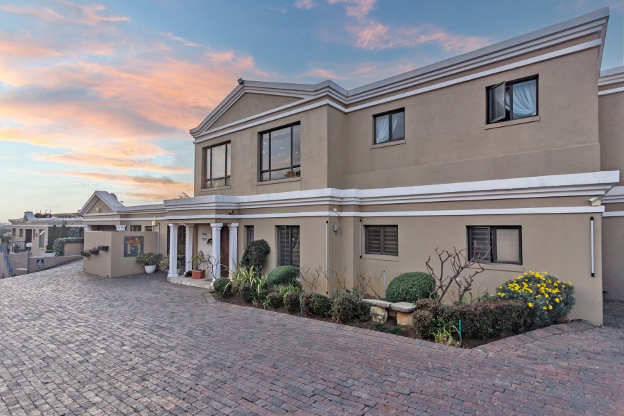 6 Bedroom Property for Sale in Constantia Kloof Gauteng