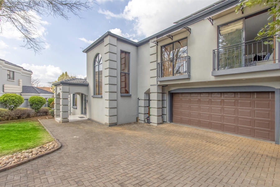 4 Bedroom Property for Sale in Featherbrooke Estate Gauteng