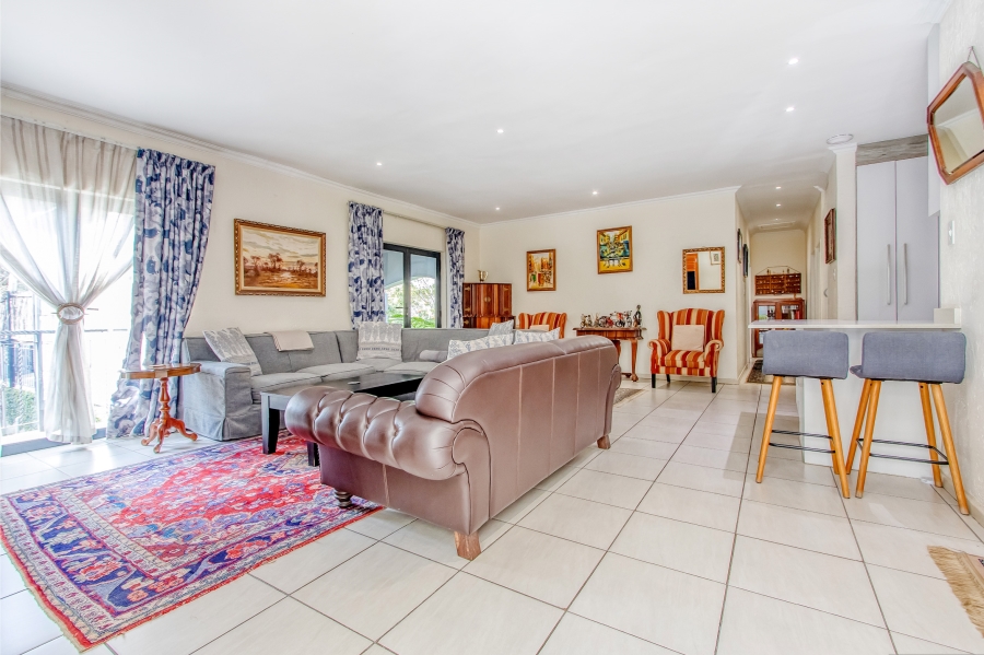 4 Bedroom Property for Sale in Featherbrooke Estate Gauteng