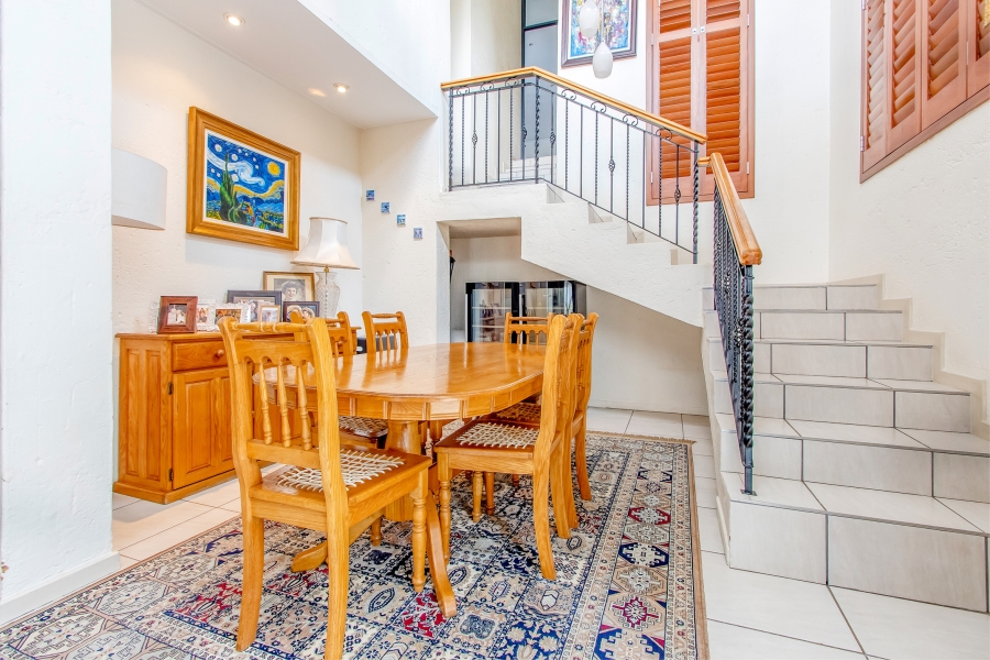 4 Bedroom Property for Sale in Featherbrooke Estate Gauteng