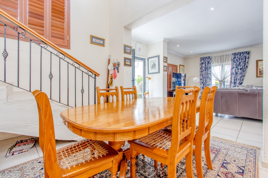 4 Bedroom Property for Sale in Featherbrooke Estate Gauteng