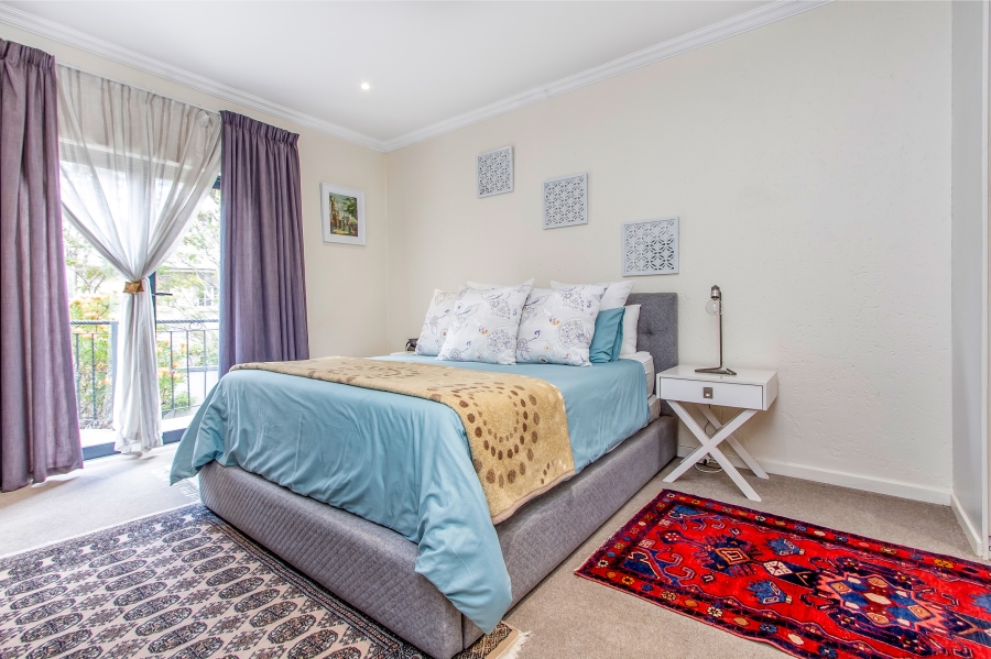 4 Bedroom Property for Sale in Featherbrooke Estate Gauteng