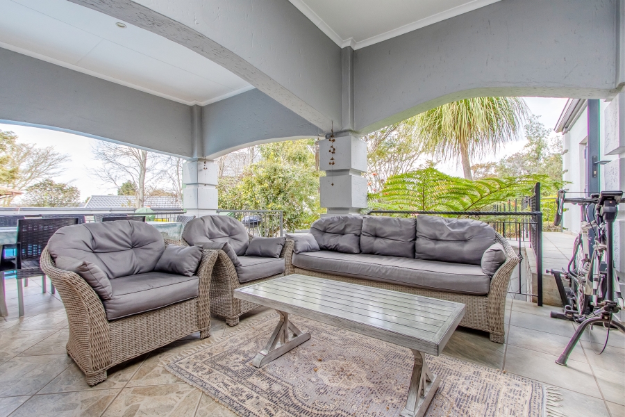 4 Bedroom Property for Sale in Featherbrooke Estate Gauteng