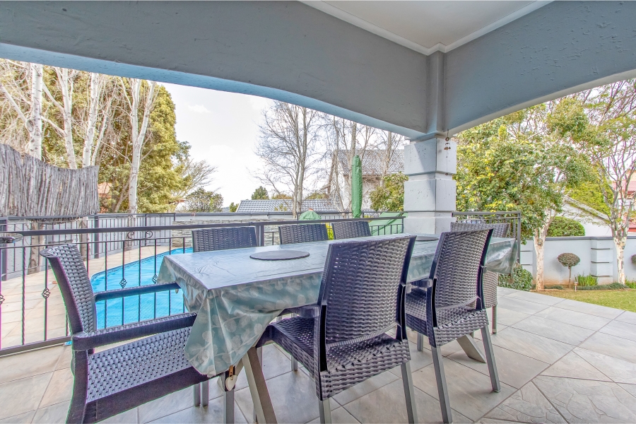 4 Bedroom Property for Sale in Featherbrooke Estate Gauteng