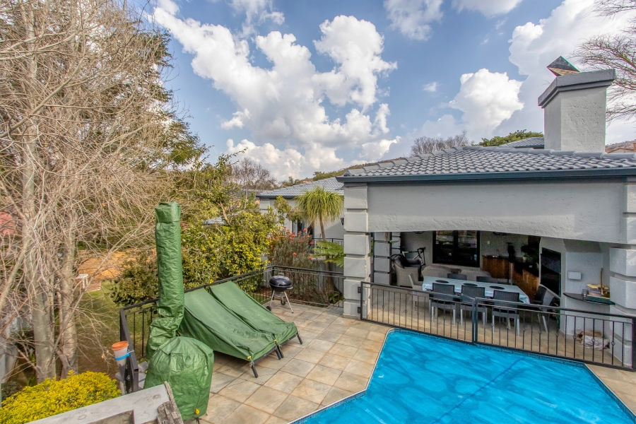 4 Bedroom Property for Sale in Featherbrooke Estate Gauteng