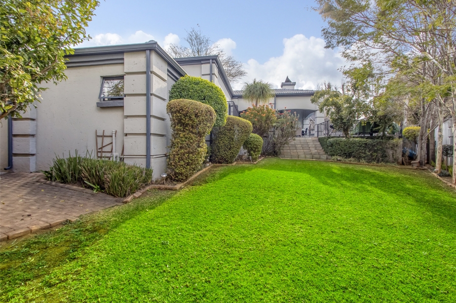 4 Bedroom Property for Sale in Featherbrooke Estate Gauteng
