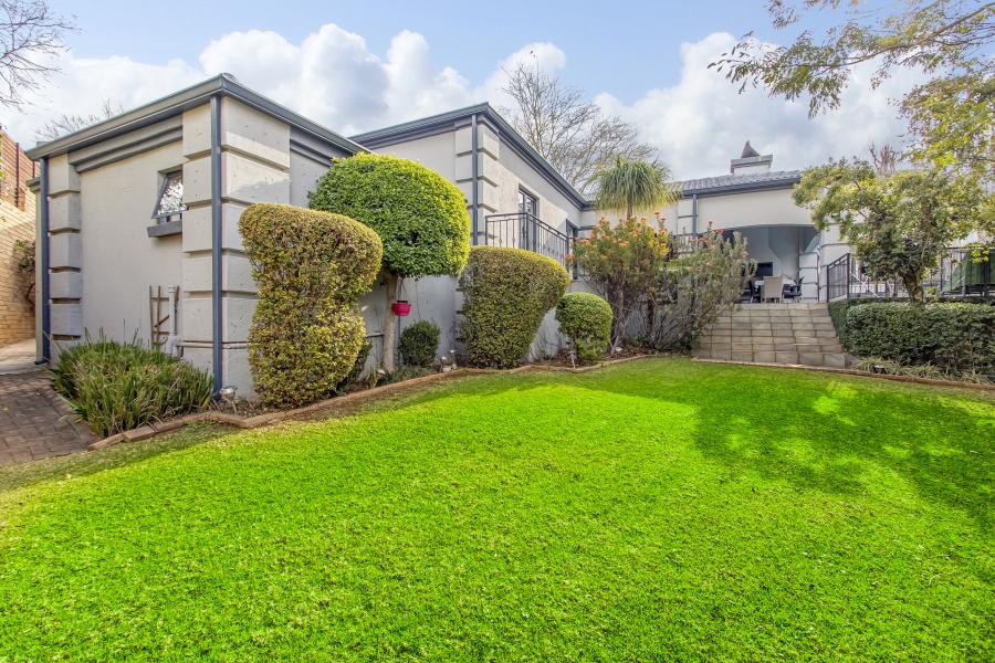 4 Bedroom Property for Sale in Featherbrooke Estate Gauteng