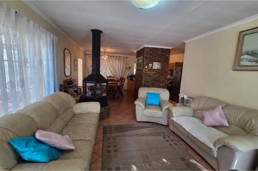 3 Bedroom Property for Sale in Rooihuiskraal North Gauteng