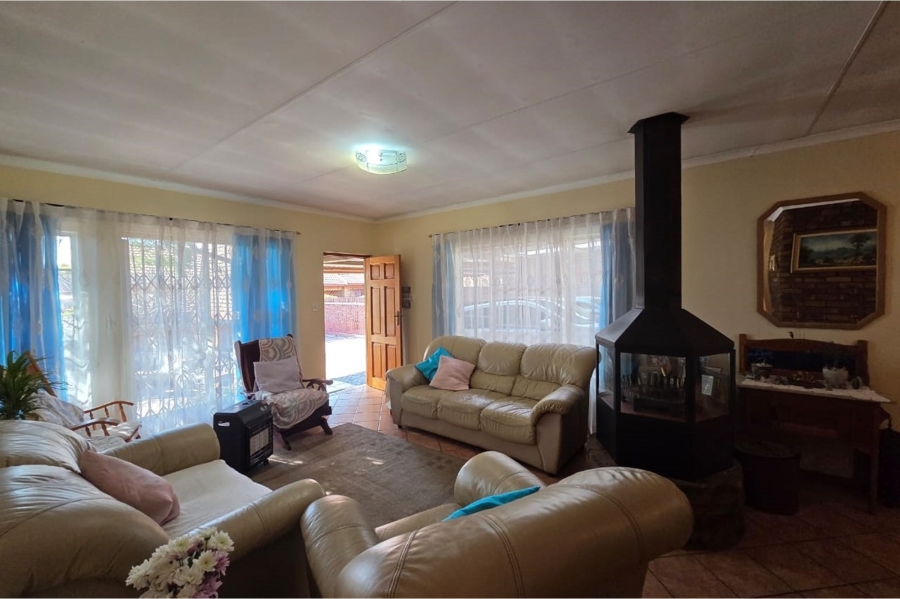 3 Bedroom Property for Sale in Rooihuiskraal North Gauteng