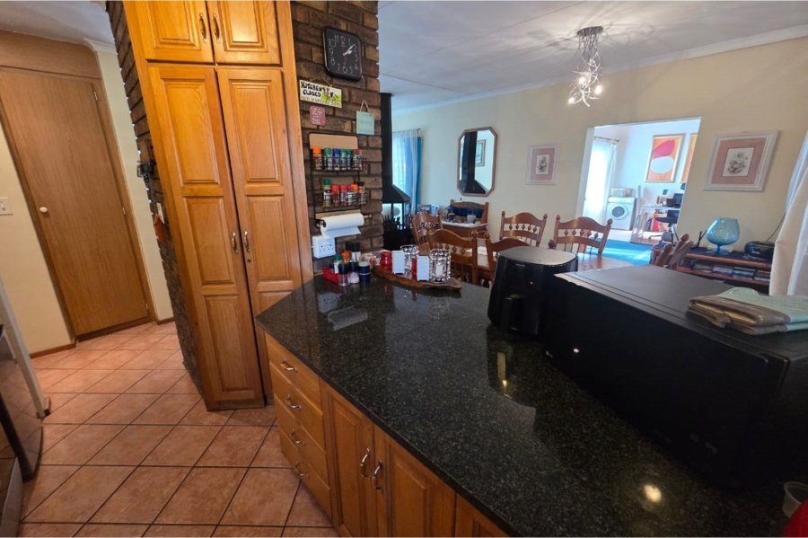 3 Bedroom Property for Sale in Rooihuiskraal North Gauteng