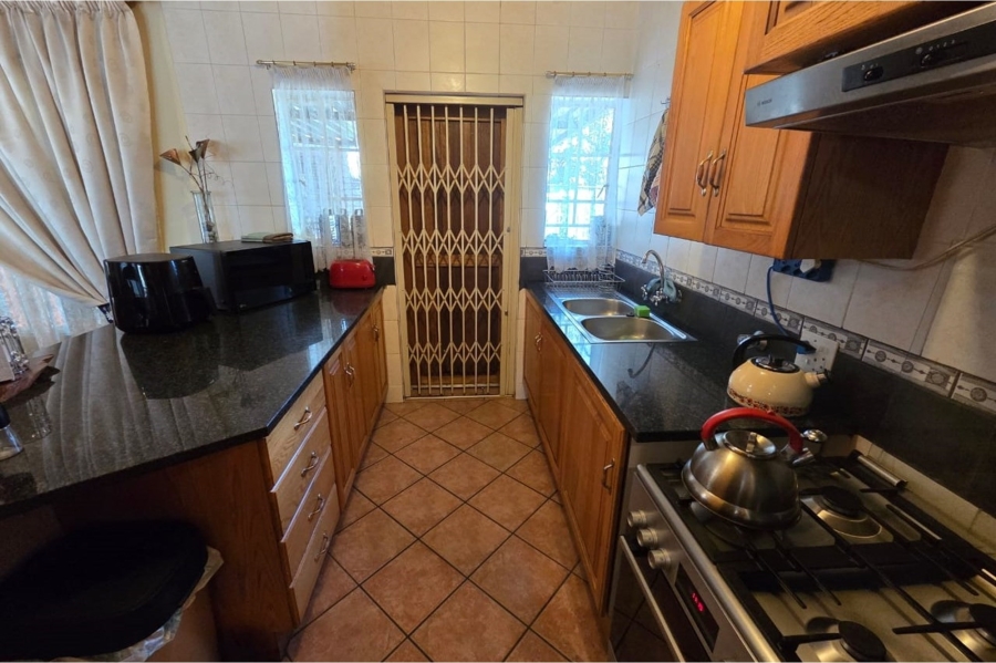 3 Bedroom Property for Sale in Rooihuiskraal North Gauteng