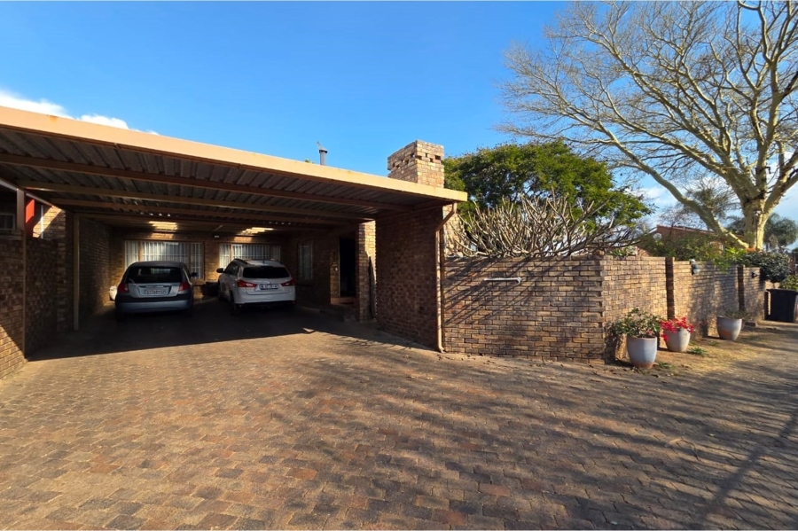 3 Bedroom Property for Sale in Rooihuiskraal North Gauteng