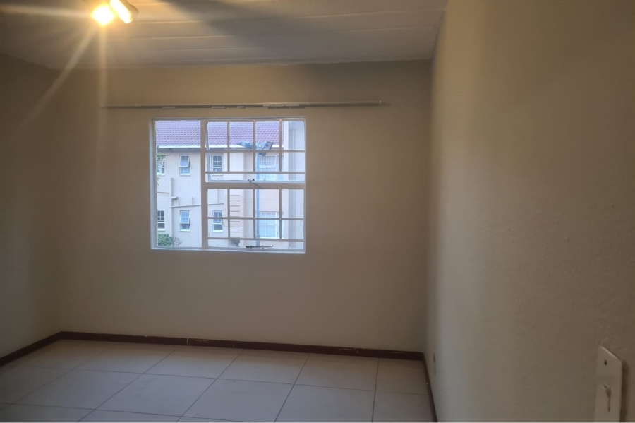 To Let 2 Bedroom Property for Rent in Vorna Valley Gauteng