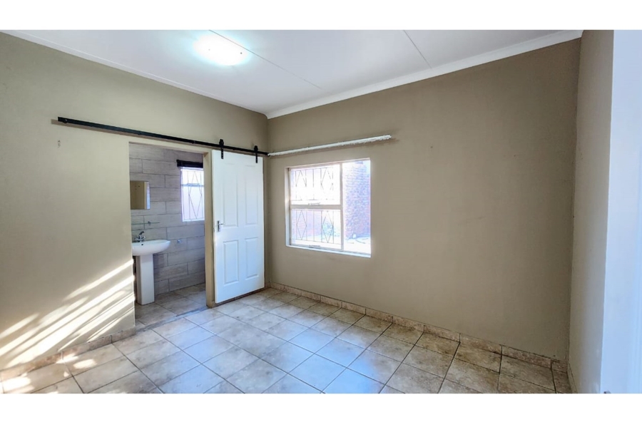 1 Bedroom Property for Sale in Vanderbijlpark Sw 2 Gauteng