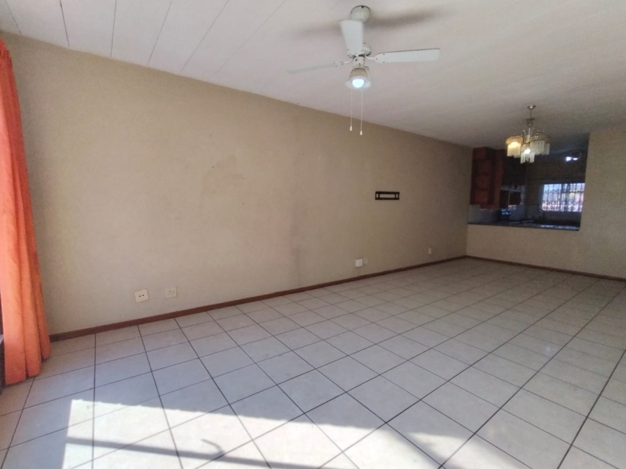 2 Bedroom Property for Sale in Vanderbijlpark CW 3 Gauteng