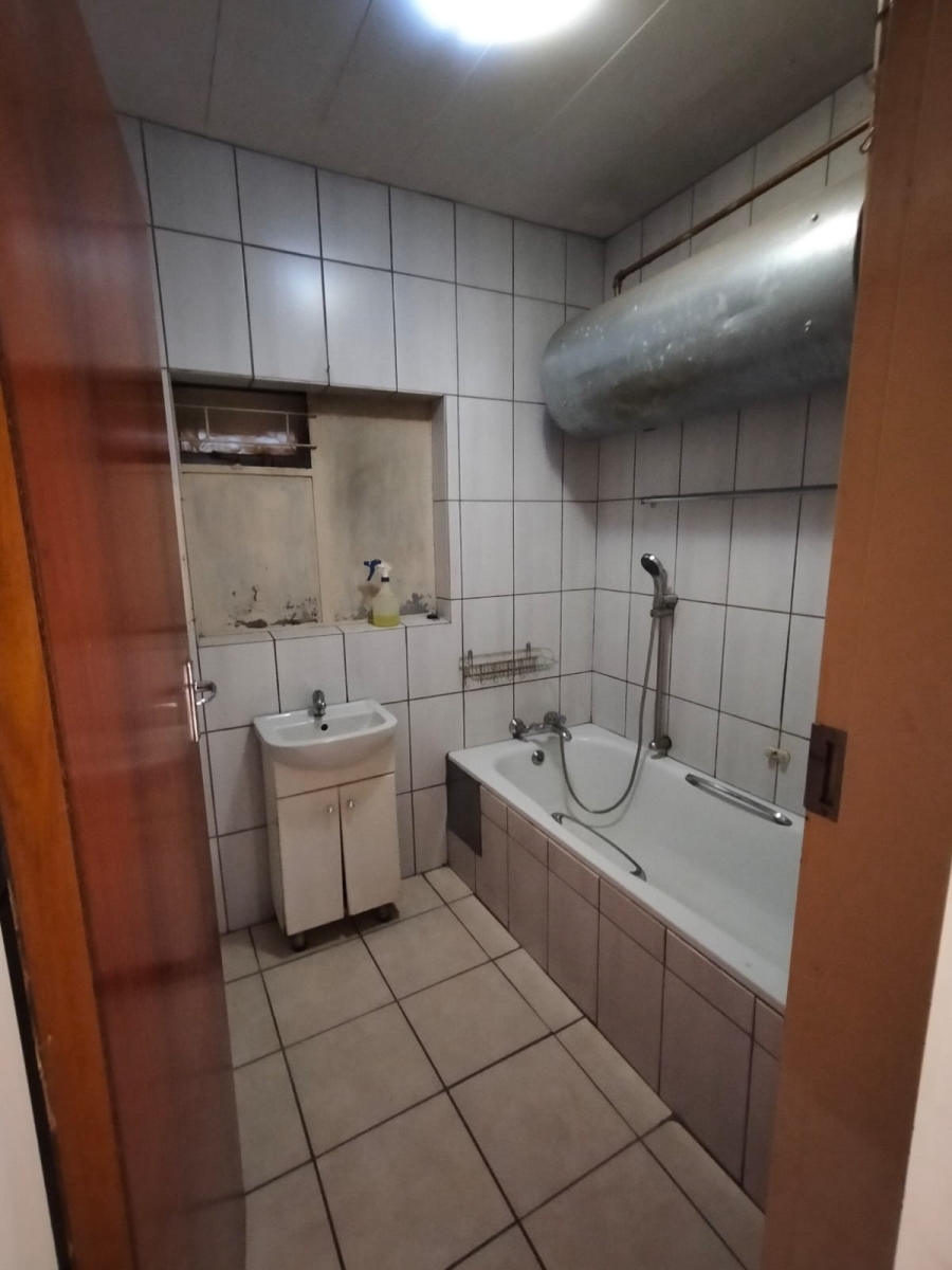 2 Bedroom Property for Sale in Vanderbijlpark CW 3 Gauteng