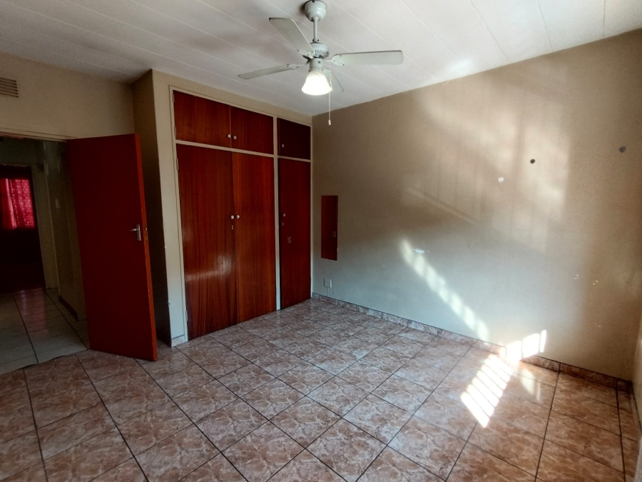 2 Bedroom Property for Sale in Vanderbijlpark CW 3 Gauteng