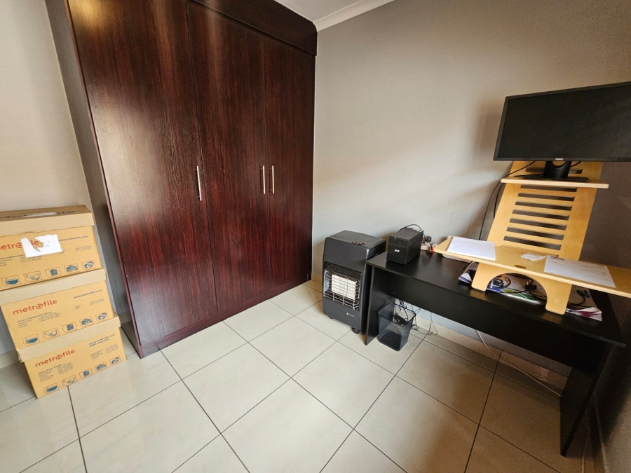 3 Bedroom Property for Sale in New Redruth Gauteng