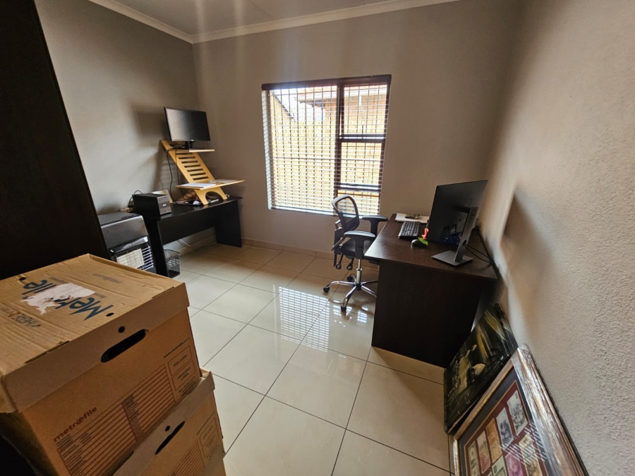 3 Bedroom Property for Sale in New Redruth Gauteng