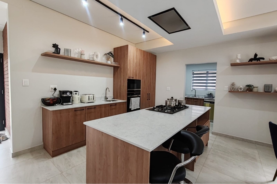 To Let 3 Bedroom Property for Rent in Blue Hills Gauteng