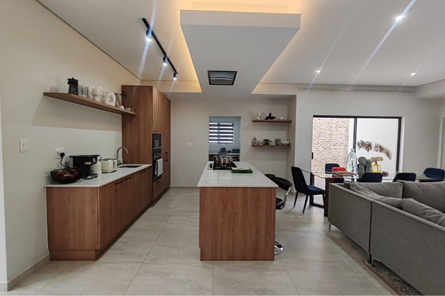 To Let 3 Bedroom Property for Rent in Blue Hills Gauteng