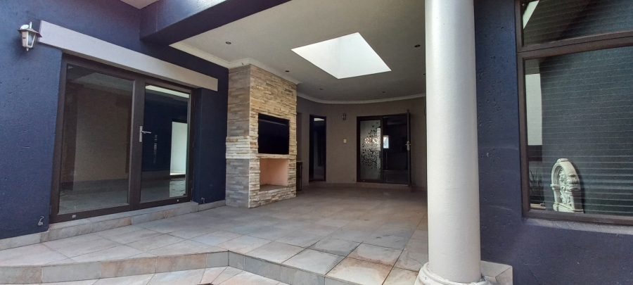 4 Bedroom Property for Sale in Helderwyk Gauteng