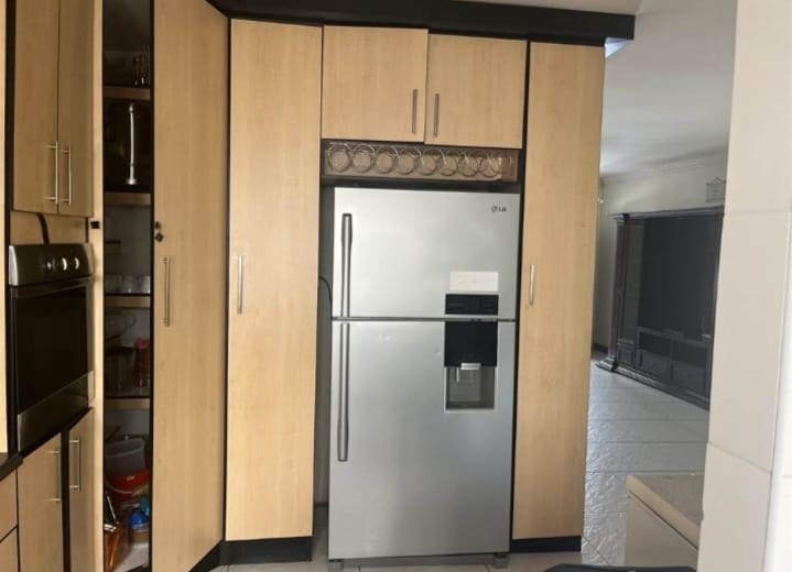 10 Bedroom Property for Sale in Blue Hills Gauteng
