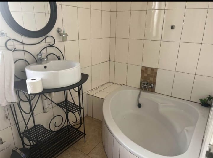10 Bedroom Property for Sale in Blue Hills Gauteng