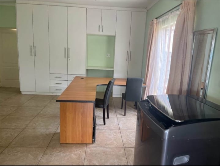 10 Bedroom Property for Sale in Blue Hills Gauteng