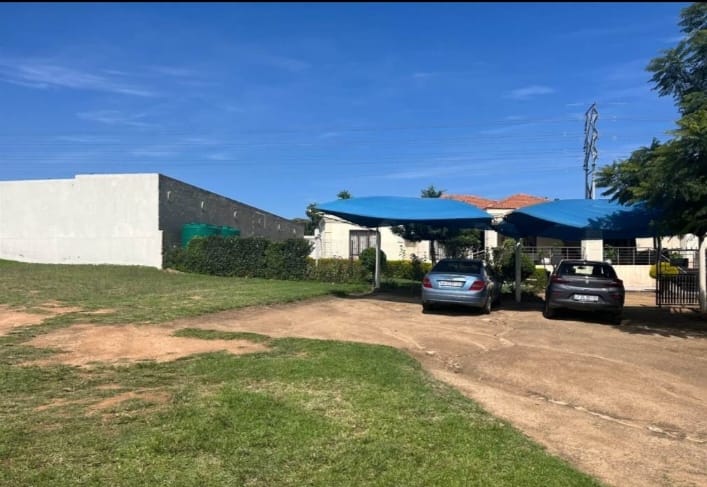 10 Bedroom Property for Sale in Blue Hills Gauteng