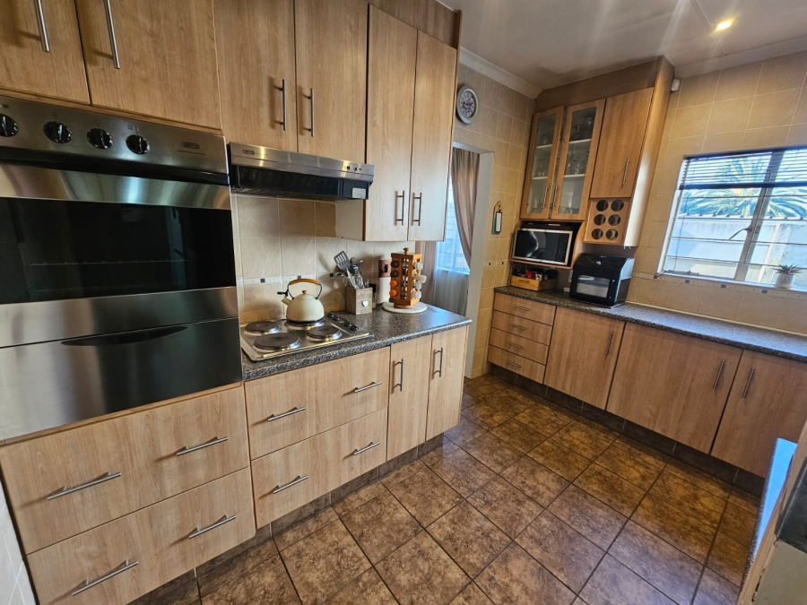4 Bedroom Property for Sale in Brackenhurst Gauteng