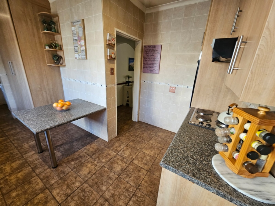 4 Bedroom Property for Sale in Brackenhurst Gauteng