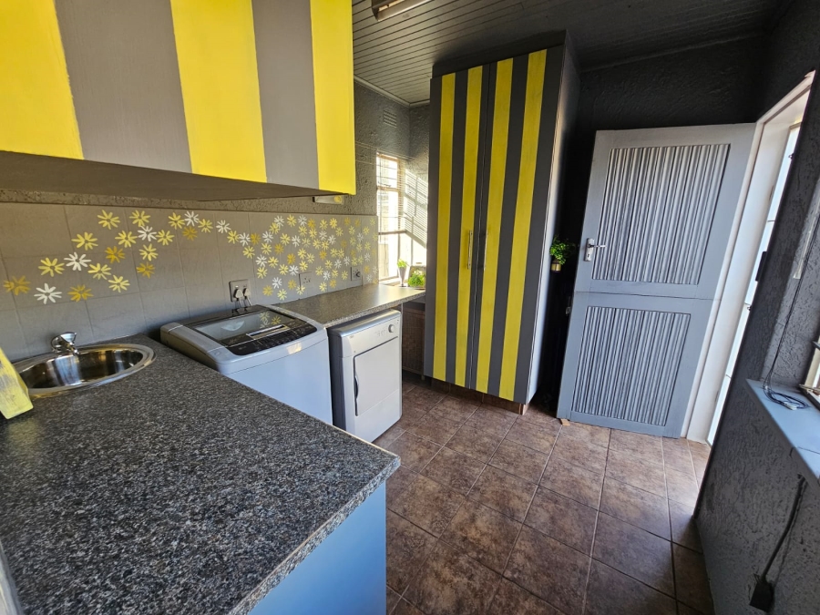 4 Bedroom Property for Sale in Brackenhurst Gauteng