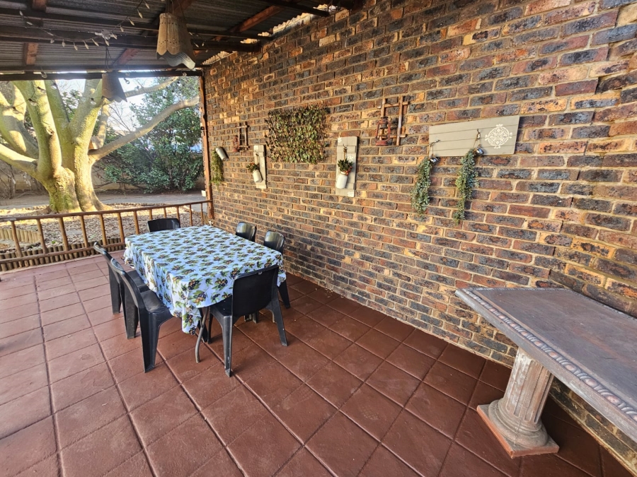 4 Bedroom Property for Sale in Brackenhurst Gauteng