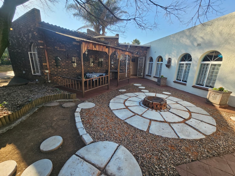 4 Bedroom Property for Sale in Brackenhurst Gauteng