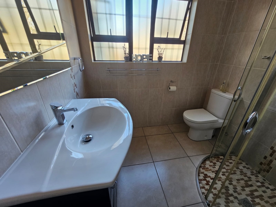 4 Bedroom Property for Sale in Brackenhurst Gauteng