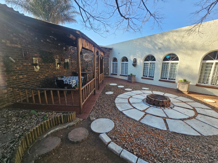 4 Bedroom Property for Sale in Brackenhurst Gauteng