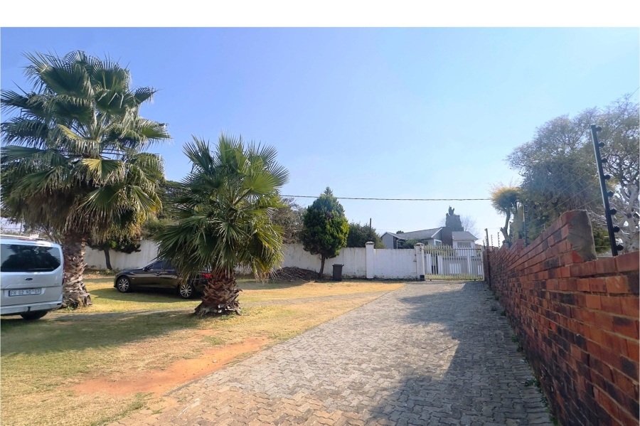 To Let 1 Bedroom Property for Rent in Cyrildene Gauteng